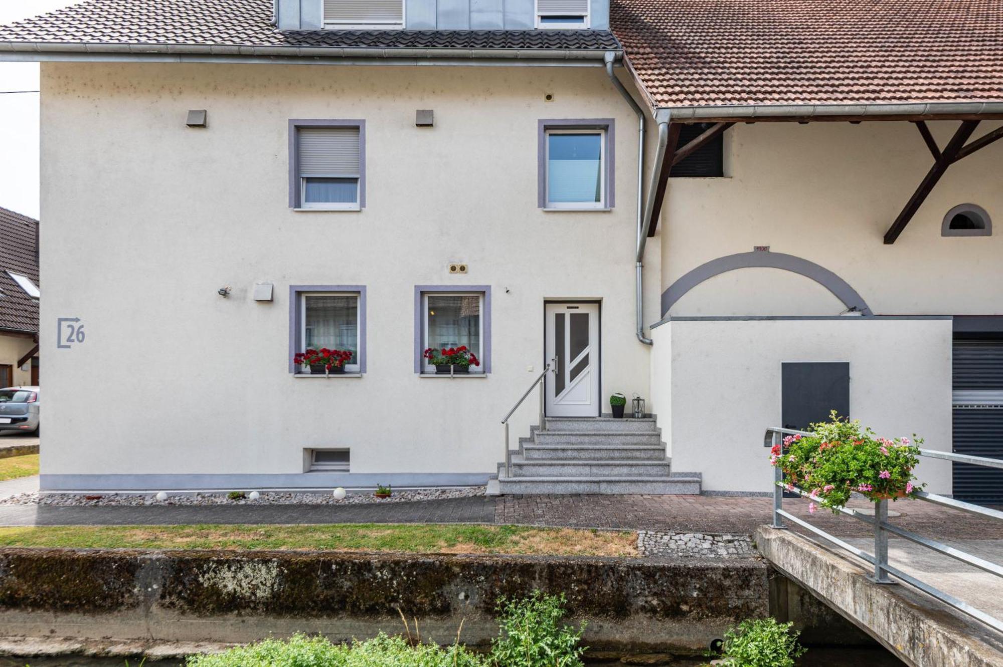 Ferienwohnung Am Bach ラインフェルデン エクステリア 写真